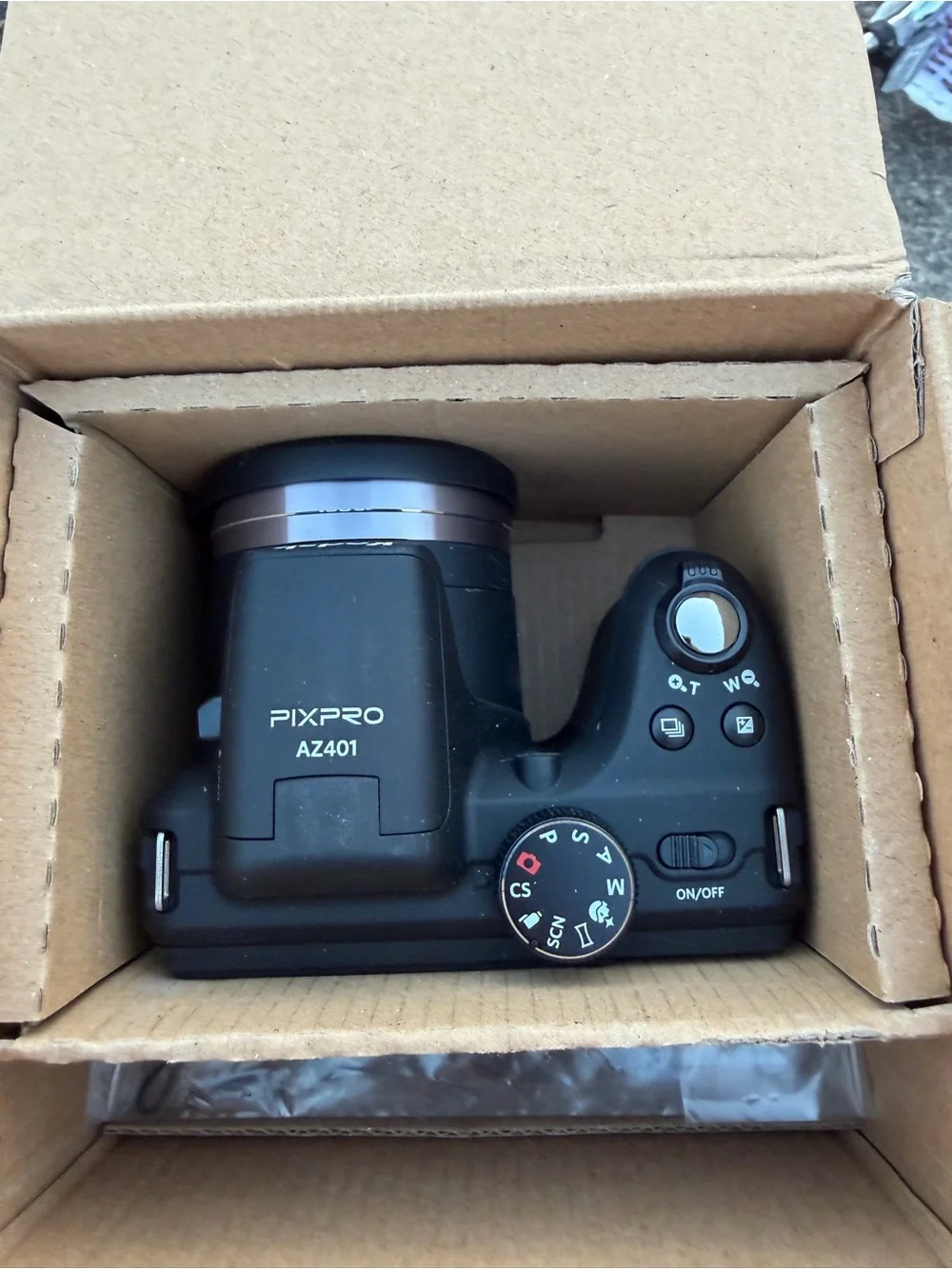 Kodak PIXPRO AZ401 Black Compact Digital Camera with Silver Trim